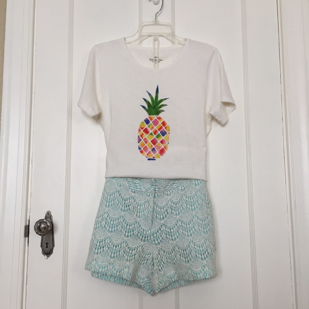 Ann Taylor LOFT lace shorts Size 8. - Picture 2 of 5